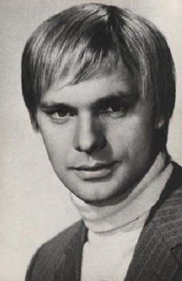 ����� ����